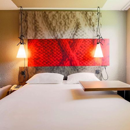 Hotel Ibis Carcassonne Est La Cite Exterior foto