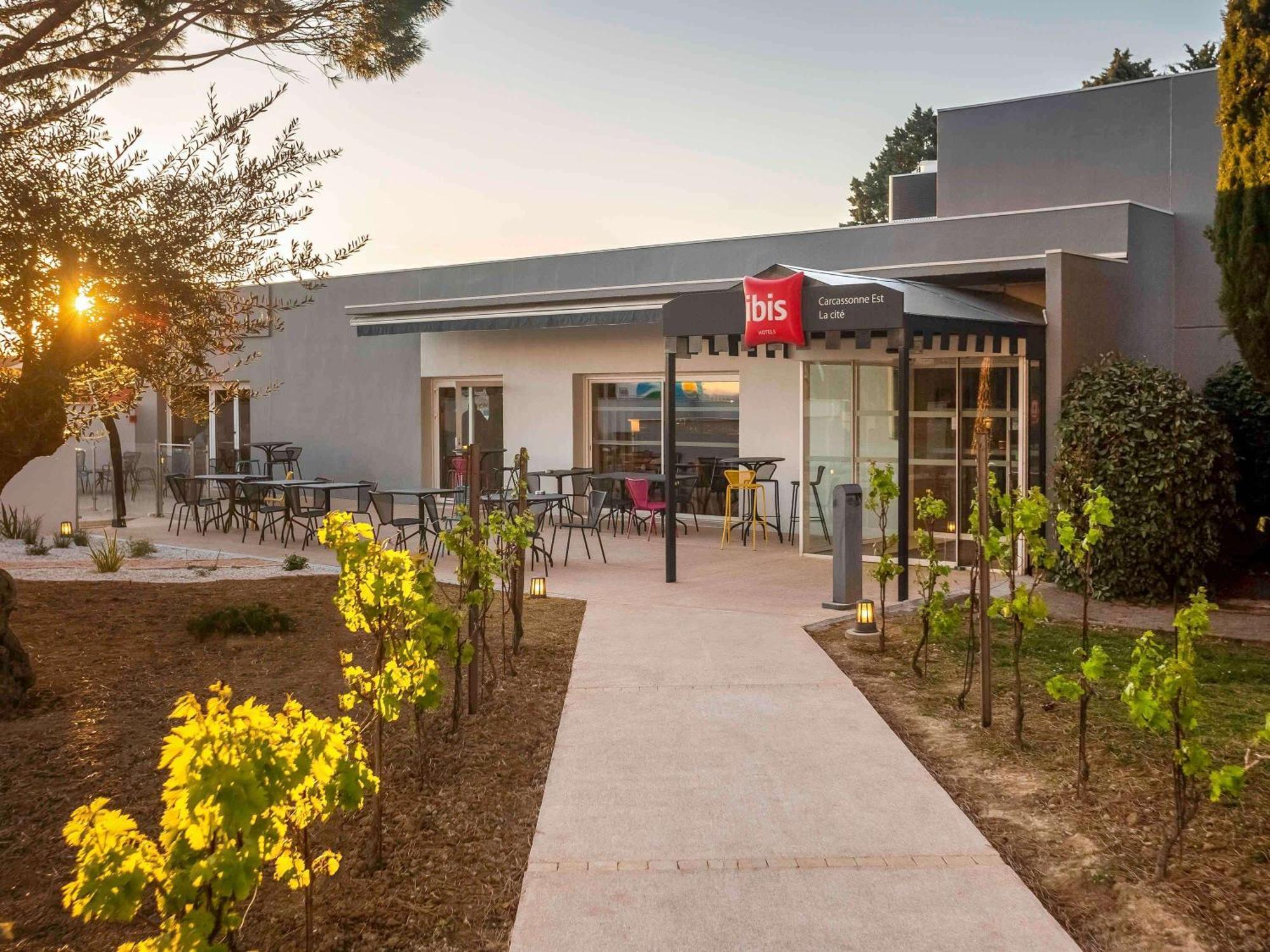 Hotel Ibis Carcassonne Est La Cite Exterior foto