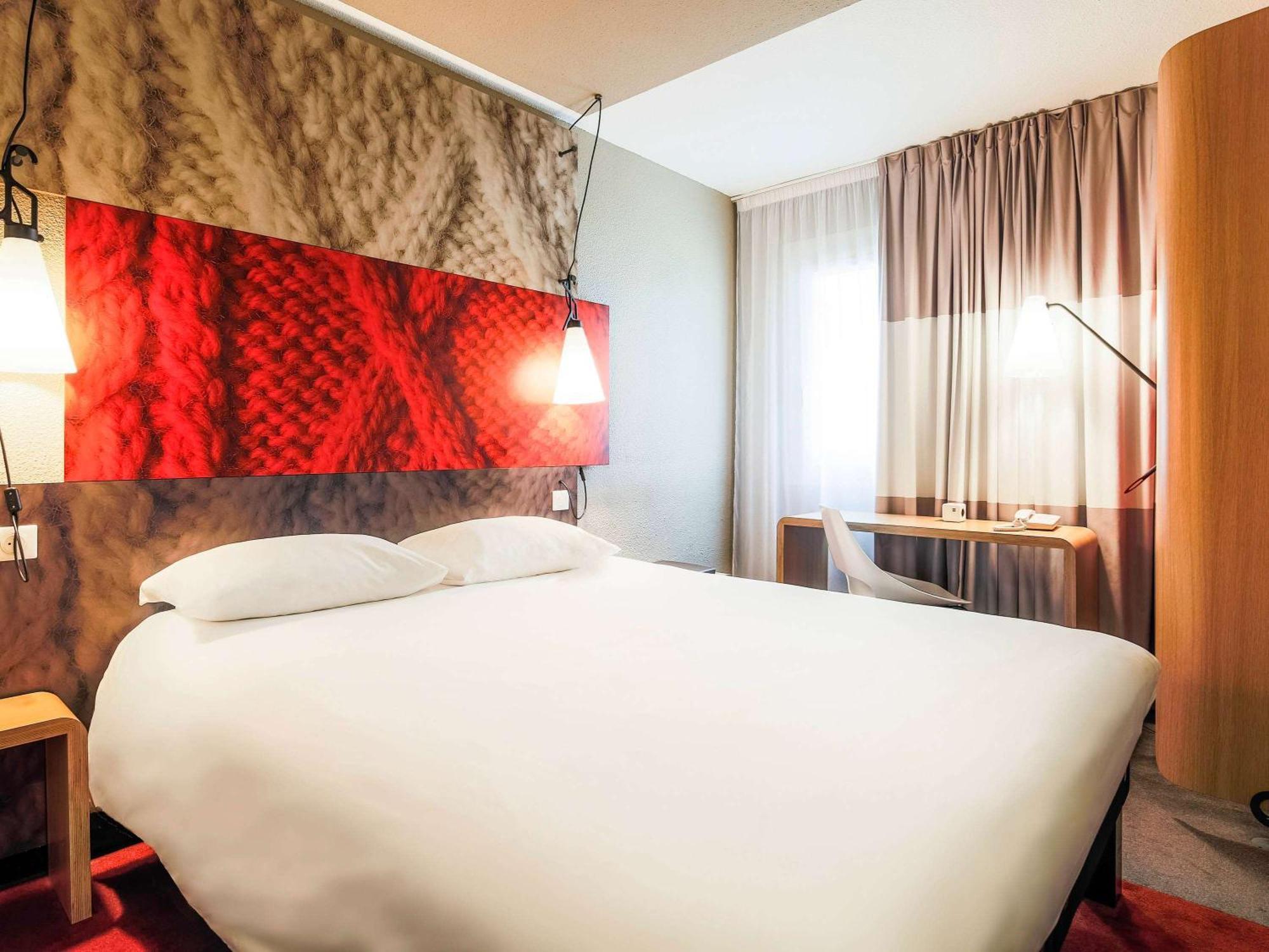 Hotel Ibis Carcassonne Est La Cite Exterior foto