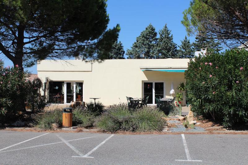 Hotel Ibis Carcassonne Est La Cite Exterior foto